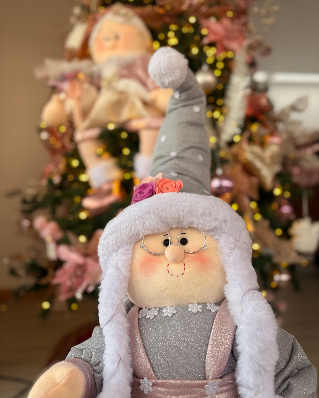 imagen ambientada señora noel navidad